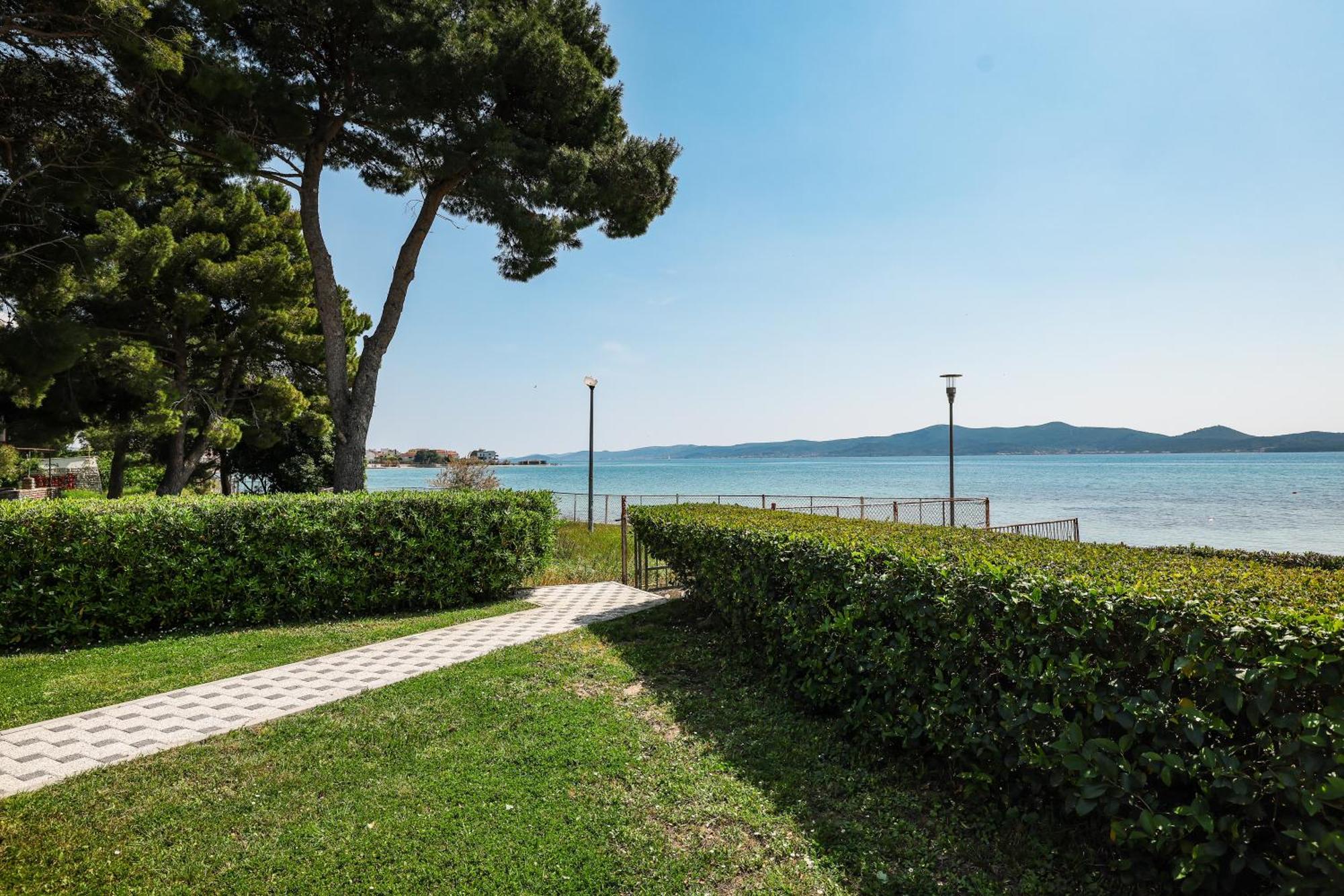 Apartments Becky On A Sandy Beach Without Crowd Sukošan Dış mekan fotoğraf